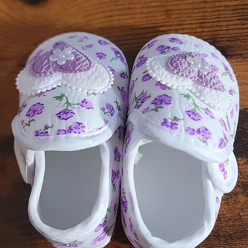 Floral Heart Baby Shoes - Purple and White Size 12 Shoes Soft